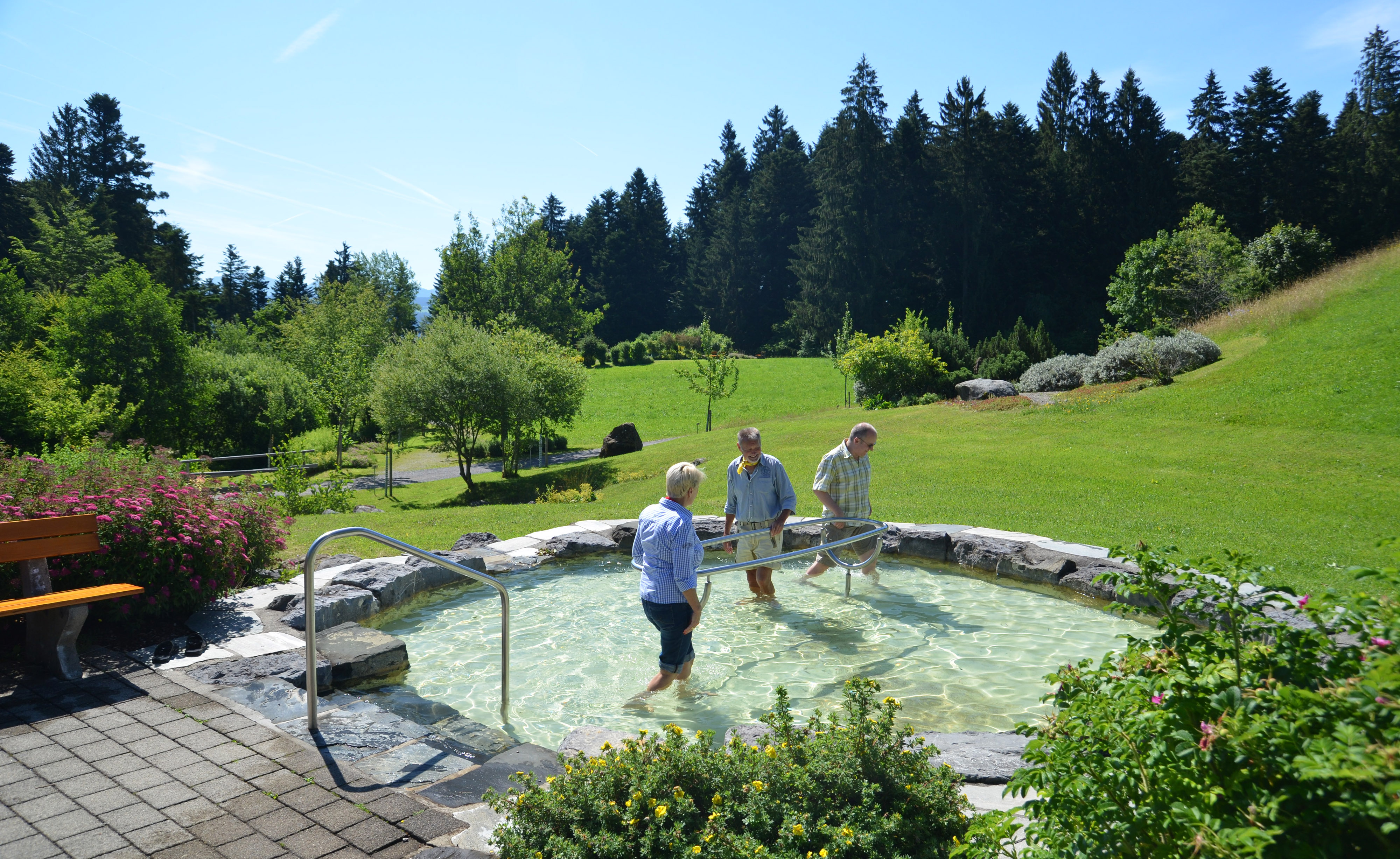 „Kneipp trifft Konfuzius“: nach Wassertreten eine Teezeremonie: Chinesische Gesundheits- und Kulturwoche in Scheidegg